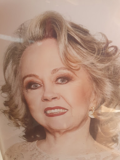 Dra Lívia Isaac Pereira