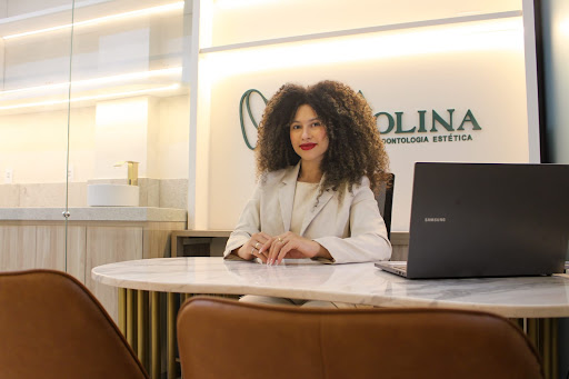 Dra. Ana Carolina - Dentista em Teófilo Otoni