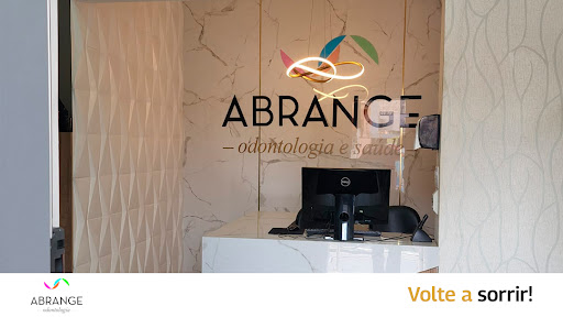 Abrange Odontologia e Saúde | Implante Dentário | Invisalign | Centro | Pouso Alegre - MG