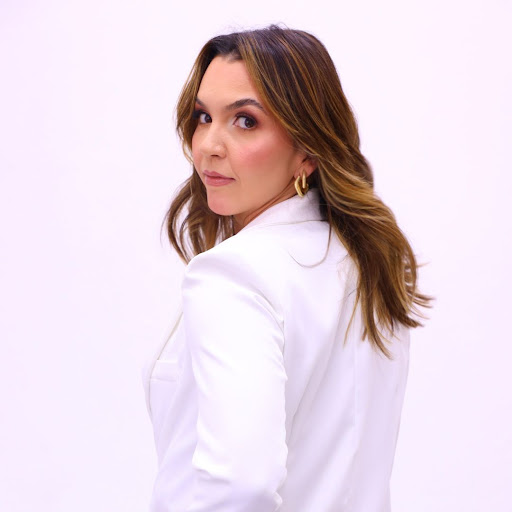 Dra. Luciana Pion | Dentista e Harmonização Facial em São José do Rio Pardo - SP